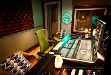 Ultimate Guide To Recording Accessories For Your Home Studio Set-Up